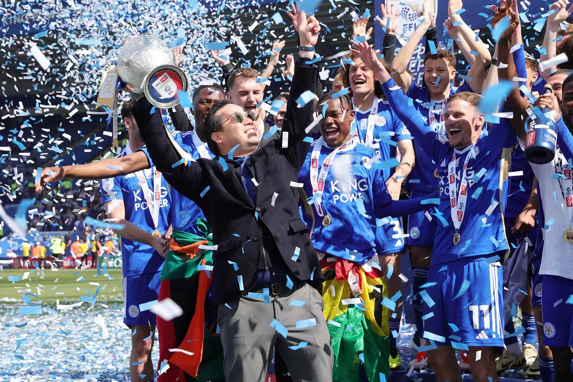 九游体育-转折点！里昂再遭质疑，德甲冲刺阶段攻防权衡，压力陡增，阵容厚度经受考验-九游体育