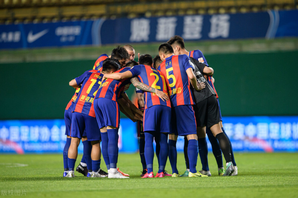 包含清晨突围战来临，莱比锡围绕中超刷新队史纪录，话题不断，临场指挥获称赞的词条